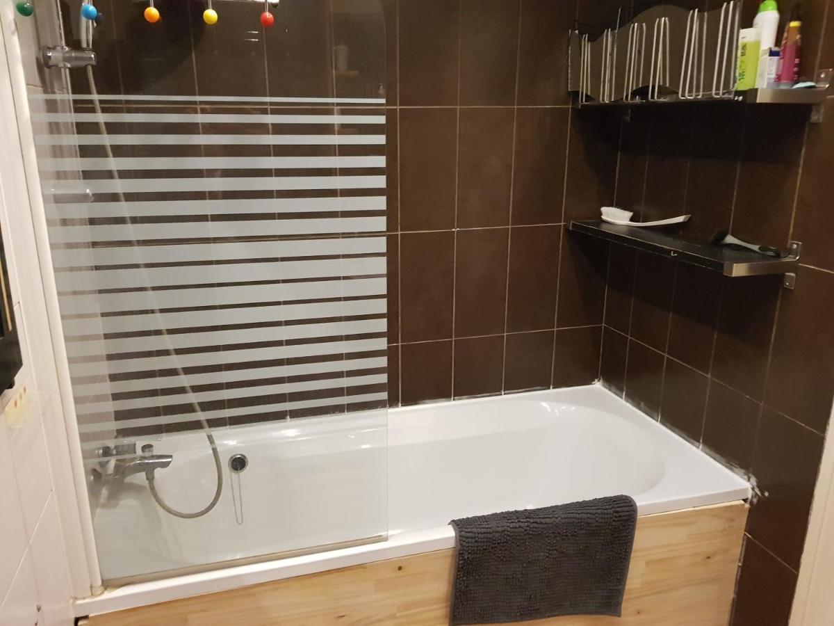 Grand Appartement Fonctionnel Et Calme Sur Lyon8 A 2 Pas Du Metro Экстерьер фото
